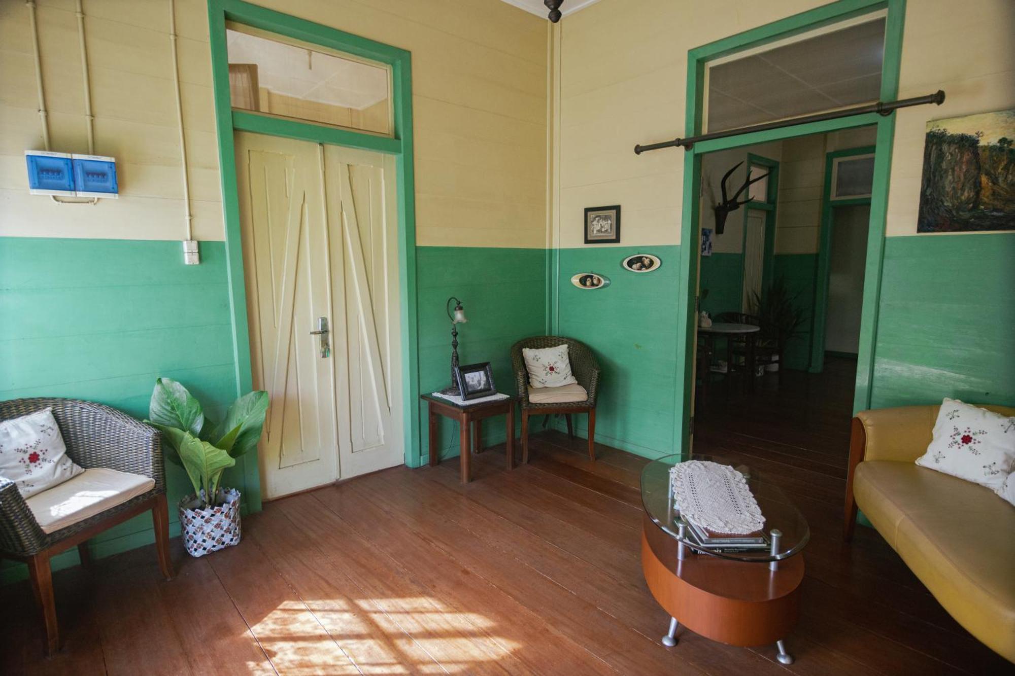 Rumah Nizar Букитинги Екстериор снимка
