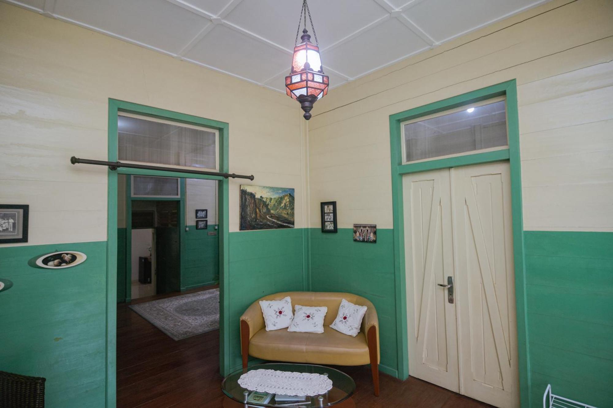 Rumah Nizar Букитинги Екстериор снимка