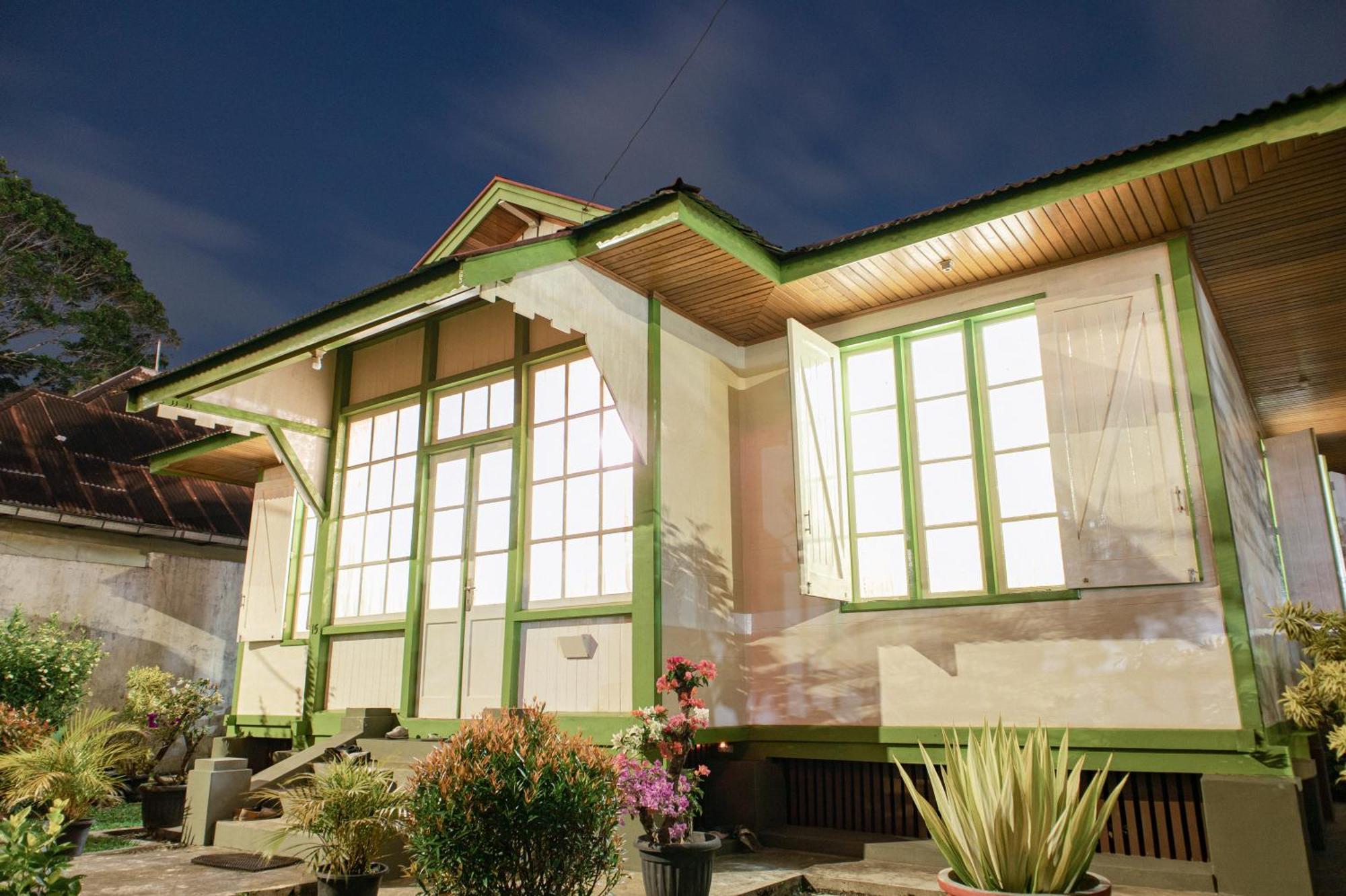 Rumah Nizar Букитинги Екстериор снимка