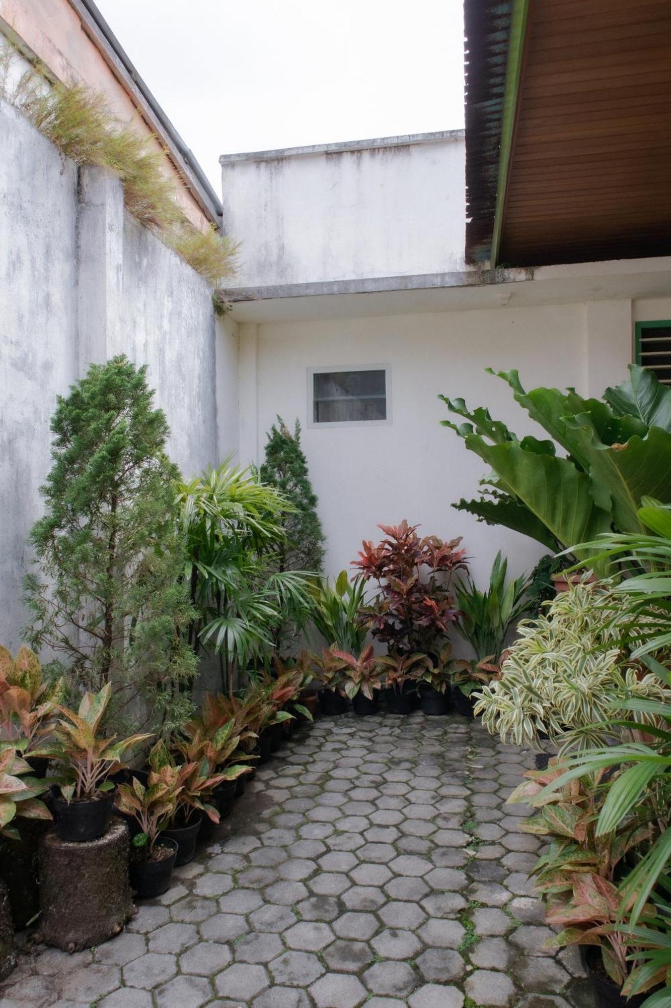 Rumah Nizar Букитинги Екстериор снимка
